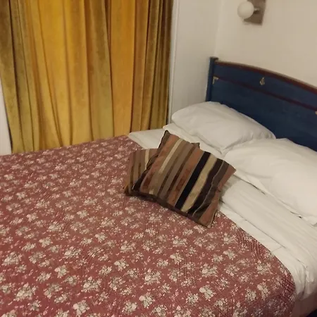 Du Metro Hotel 3*